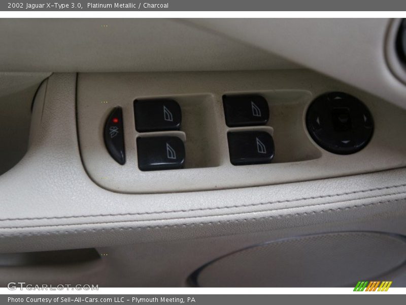 Platinum Metallic / Charcoal 2002 Jaguar X-Type 3.0
