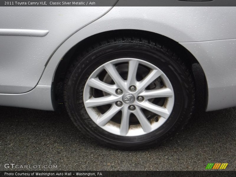 Classic Silver Metallic / Ash 2011 Toyota Camry XLE