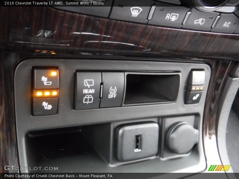 Summit White / Ebony 2016 Chevrolet Traverse LT AWD