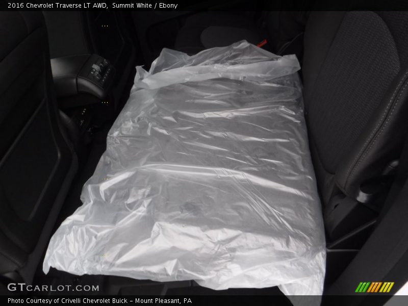 Summit White / Ebony 2016 Chevrolet Traverse LT AWD