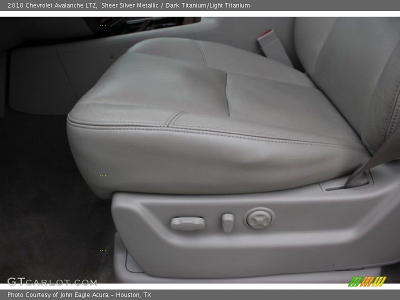 Sheer Silver Metallic / Dark Titanium/Light Titanium 2010 Chevrolet Avalanche LTZ