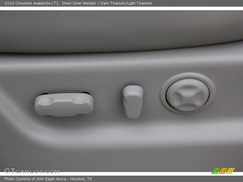 Sheer Silver Metallic / Dark Titanium/Light Titanium 2010 Chevrolet Avalanche LTZ