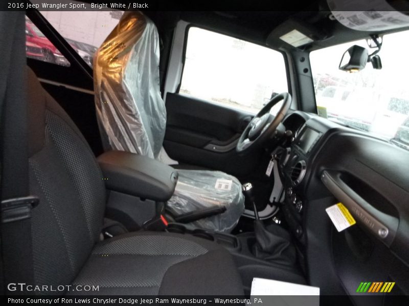 Bright White / Black 2016 Jeep Wrangler Sport