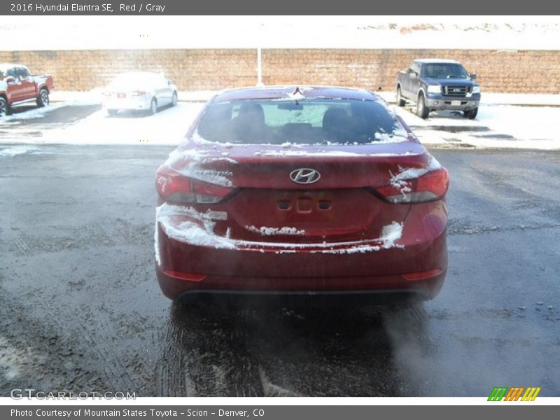 Red / Gray 2016 Hyundai Elantra SE