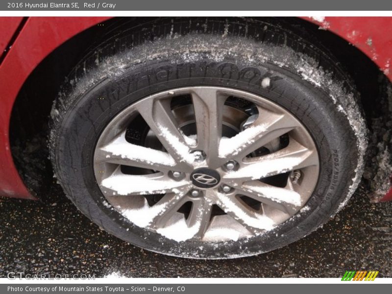 Red / Gray 2016 Hyundai Elantra SE