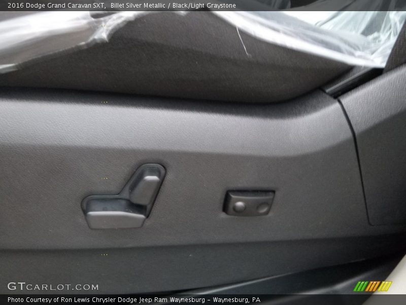 Billet Silver Metallic / Black/Light Graystone 2016 Dodge Grand Caravan SXT
