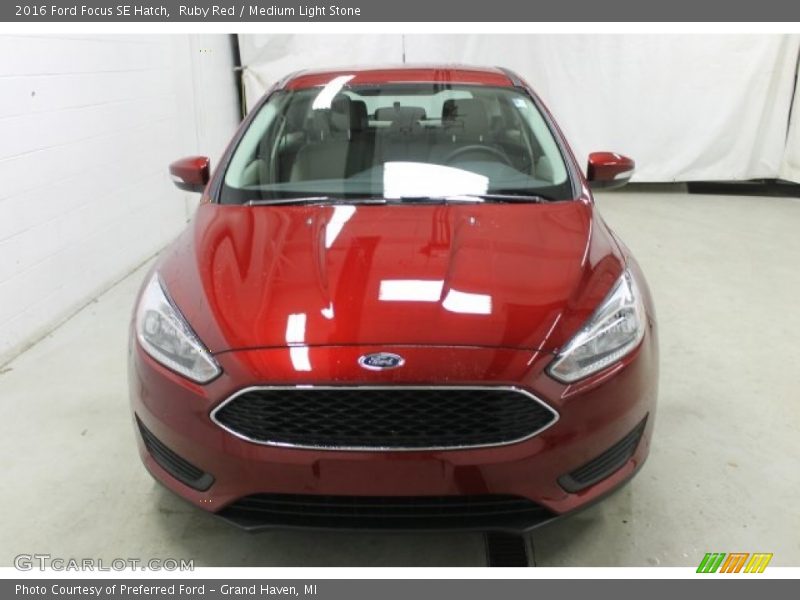 Ruby Red / Medium Light Stone 2016 Ford Focus SE Hatch