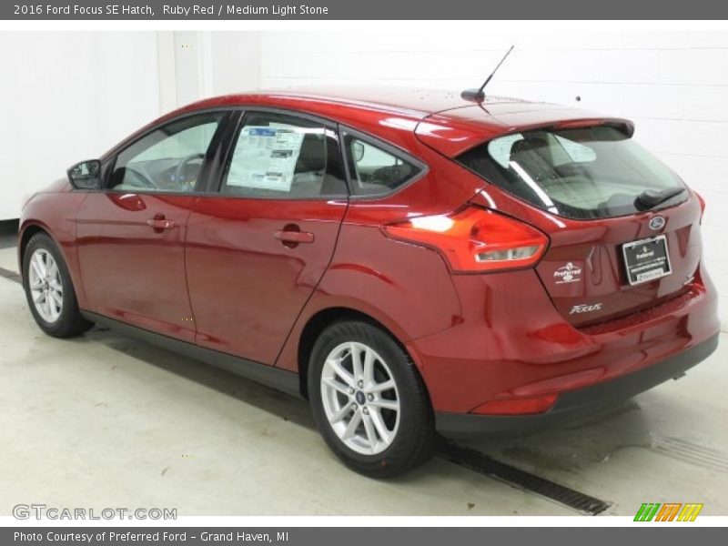 Ruby Red / Medium Light Stone 2016 Ford Focus SE Hatch