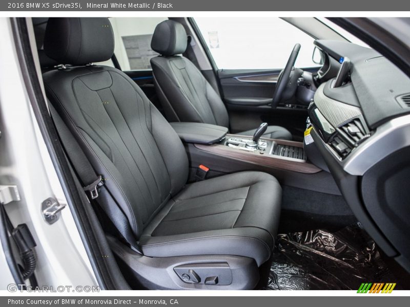 Mineral White Metallic / Black 2016 BMW X5 sDrive35i