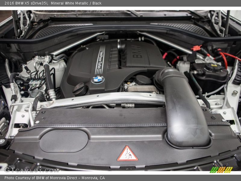 Mineral White Metallic / Black 2016 BMW X5 sDrive35i
