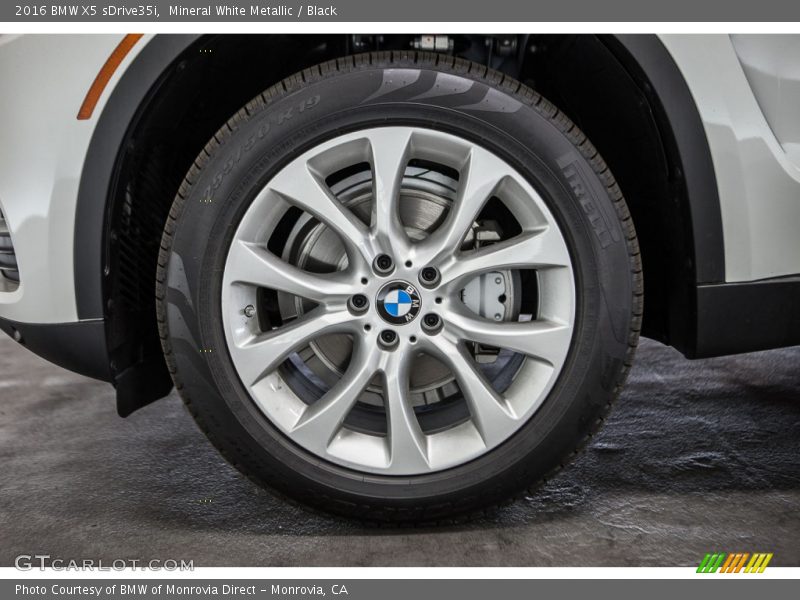 Mineral White Metallic / Black 2016 BMW X5 sDrive35i
