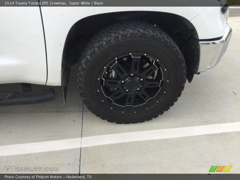 Super White / Black 2014 Toyota Tundra SR5 Crewmax
