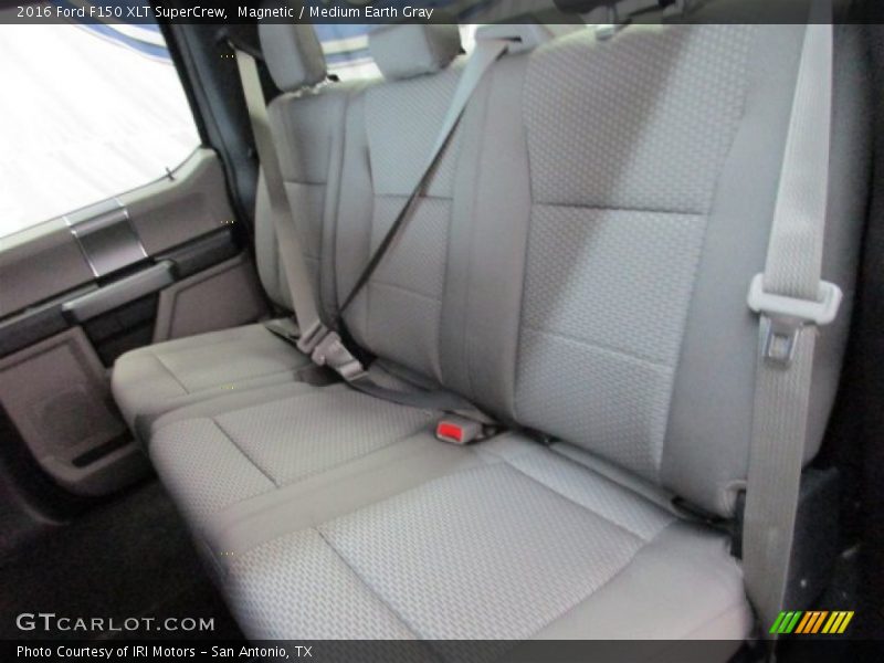 Magnetic / Medium Earth Gray 2016 Ford F150 XLT SuperCrew