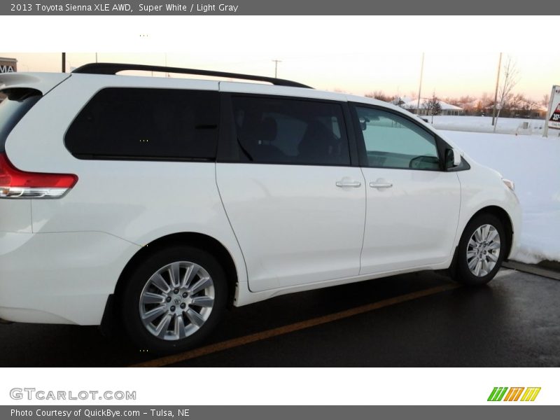 Super White / Light Gray 2013 Toyota Sienna XLE AWD