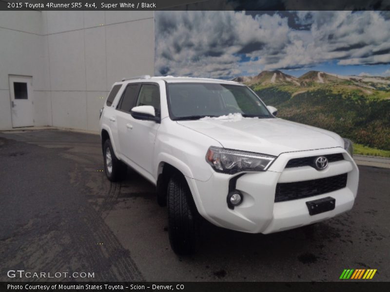 Super White / Black 2015 Toyota 4Runner SR5 4x4