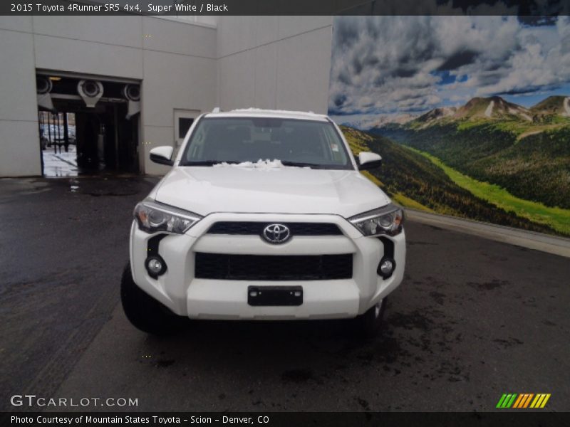Super White / Black 2015 Toyota 4Runner SR5 4x4