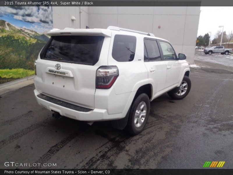 Super White / Black 2015 Toyota 4Runner SR5 4x4