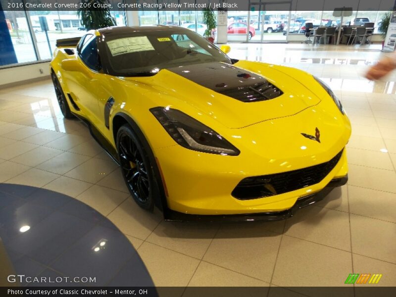 Front 3/4 View of 2016 Corvette Z06 Coupe