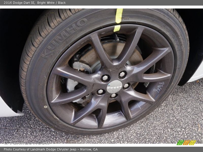 Bright White / Black 2016 Dodge Dart SE
