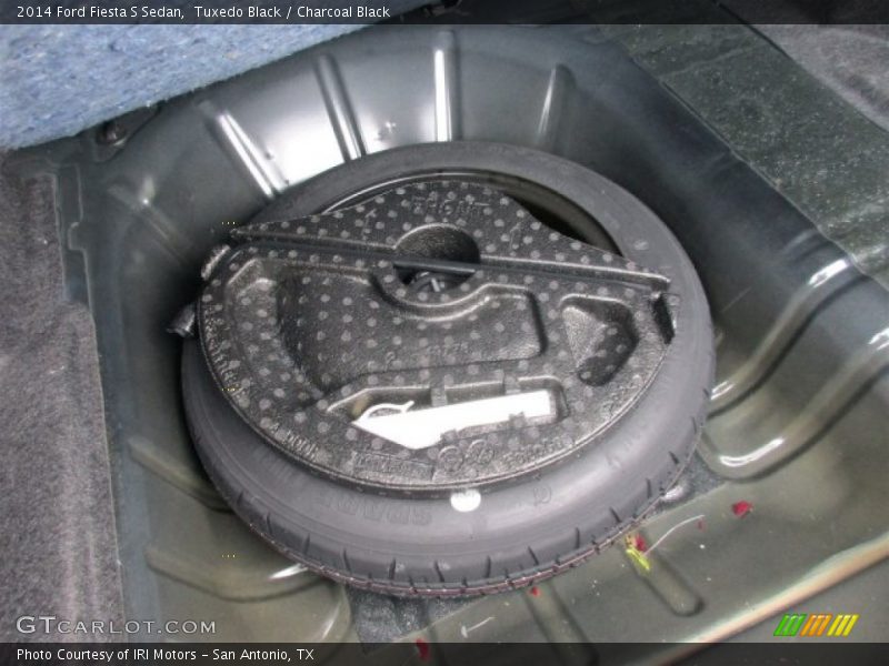 Tuxedo Black / Charcoal Black 2014 Ford Fiesta S Sedan