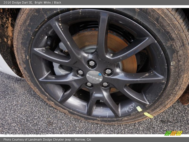 Bright White / Black 2016 Dodge Dart SE