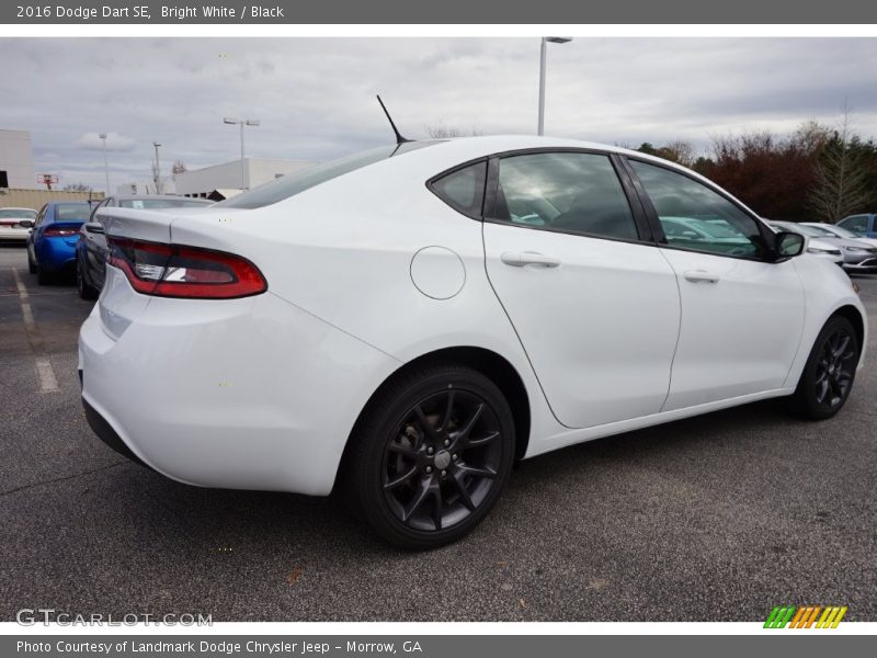 Bright White / Black 2016 Dodge Dart SE