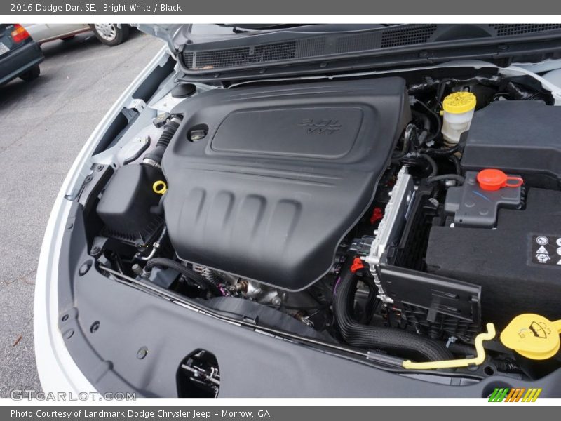 Bright White / Black 2016 Dodge Dart SE