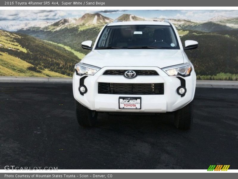 Super White / Sand Beige 2016 Toyota 4Runner SR5 4x4