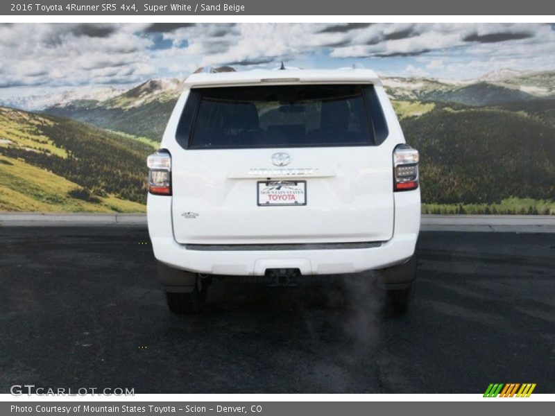 Super White / Sand Beige 2016 Toyota 4Runner SR5 4x4