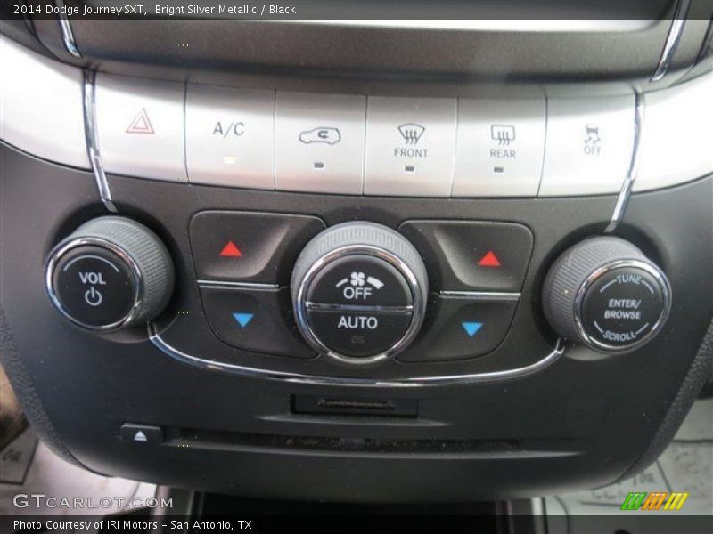 Bright Silver Metallic / Black 2014 Dodge Journey SXT