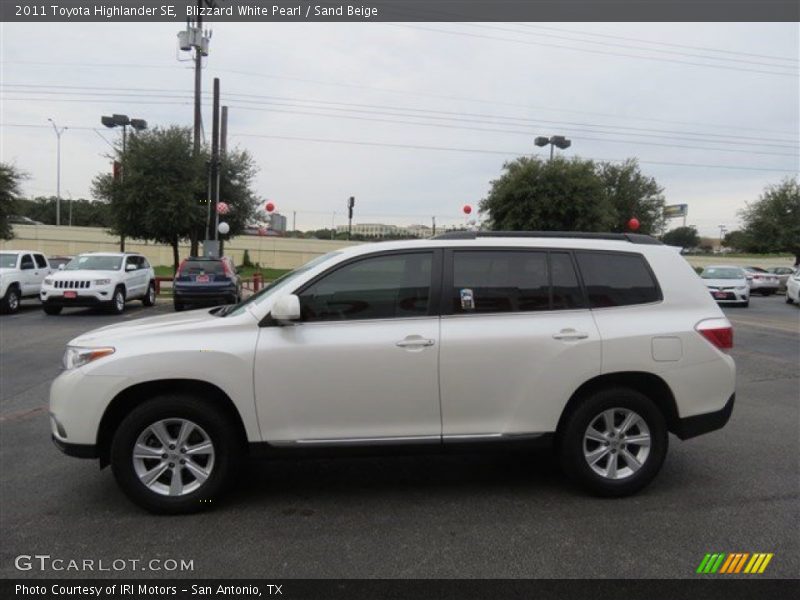 Blizzard White Pearl / Sand Beige 2011 Toyota Highlander SE