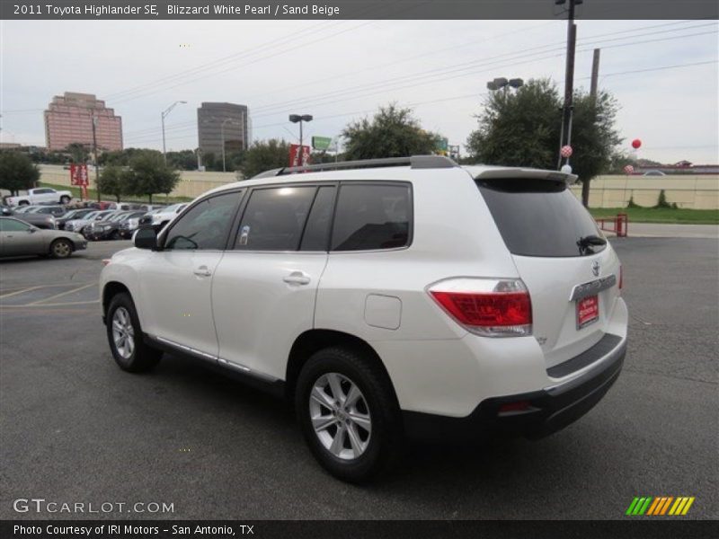 Blizzard White Pearl / Sand Beige 2011 Toyota Highlander SE