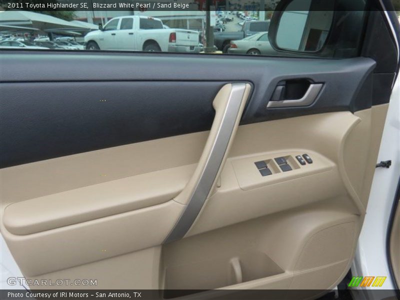 Blizzard White Pearl / Sand Beige 2011 Toyota Highlander SE