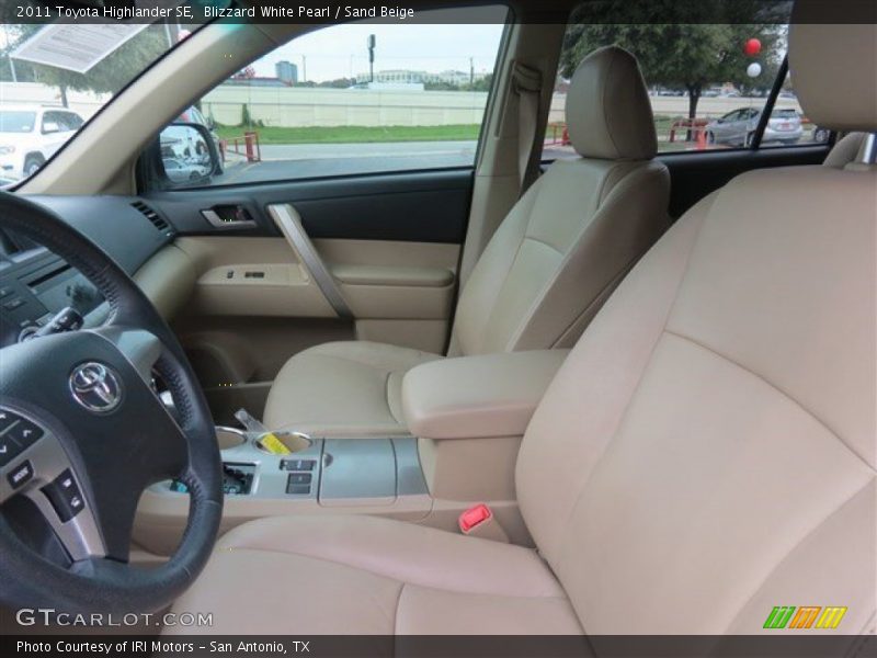 Blizzard White Pearl / Sand Beige 2011 Toyota Highlander SE