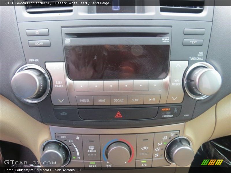 Blizzard White Pearl / Sand Beige 2011 Toyota Highlander SE