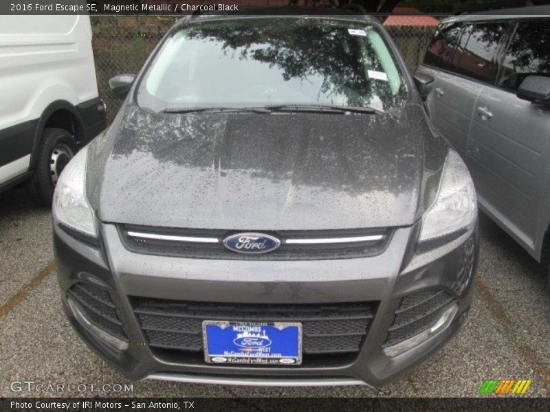 Magnetic Metallic / Charcoal Black 2016 Ford Escape SE