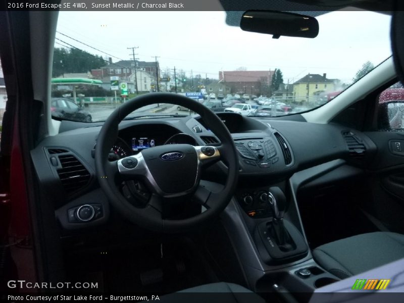 Sunset Metallic / Charcoal Black 2016 Ford Escape SE 4WD