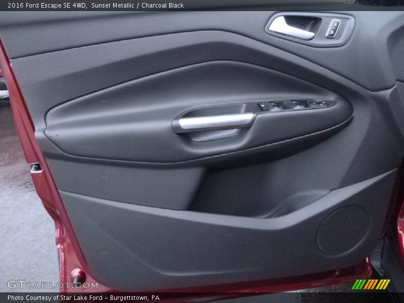 Sunset Metallic / Charcoal Black 2016 Ford Escape SE 4WD