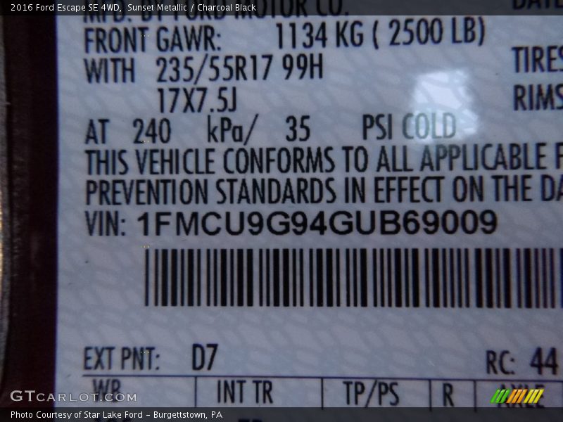 Sunset Metallic / Charcoal Black 2016 Ford Escape SE 4WD