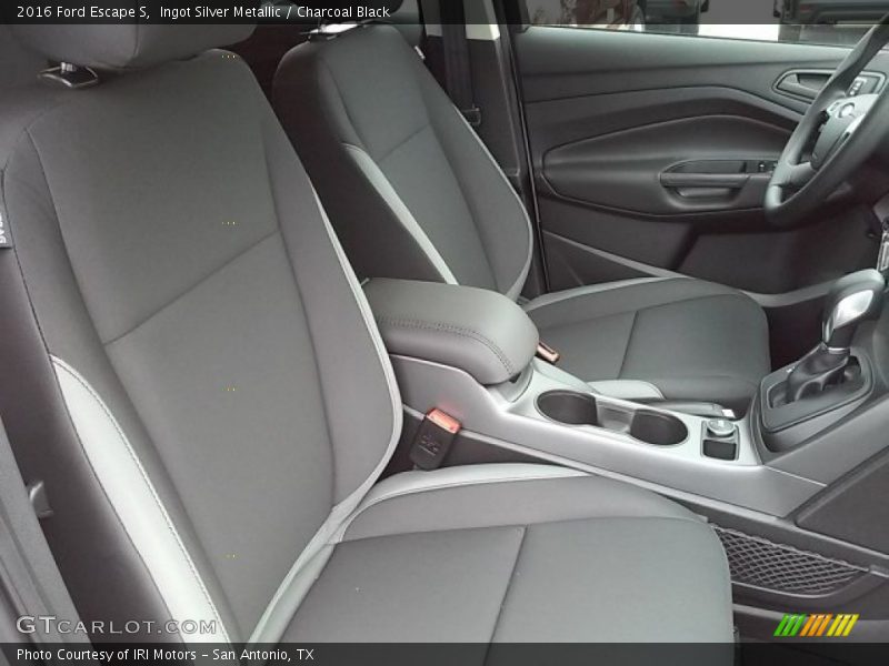 Ingot Silver Metallic / Charcoal Black 2016 Ford Escape S