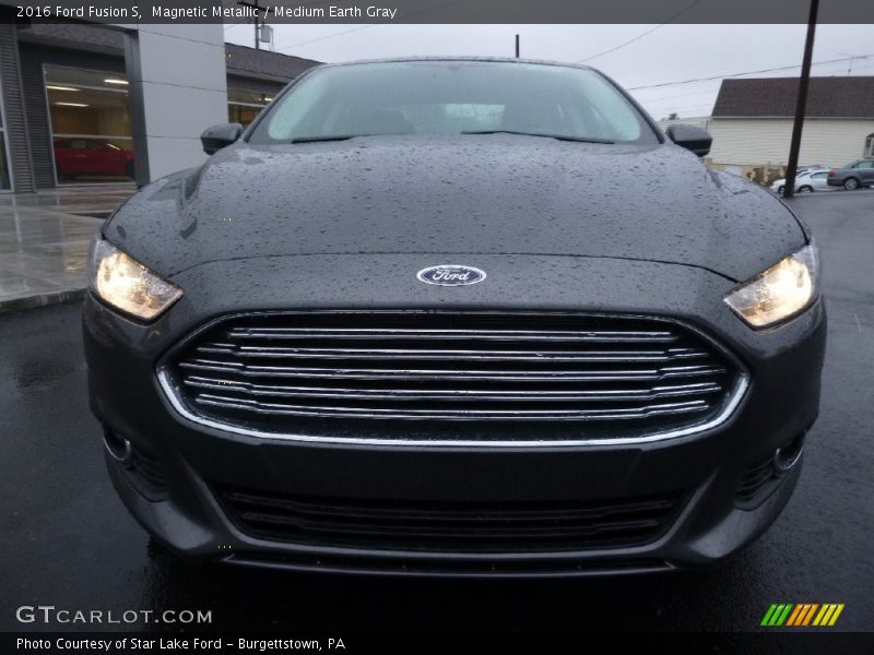 Magnetic Metallic / Medium Earth Gray 2016 Ford Fusion S