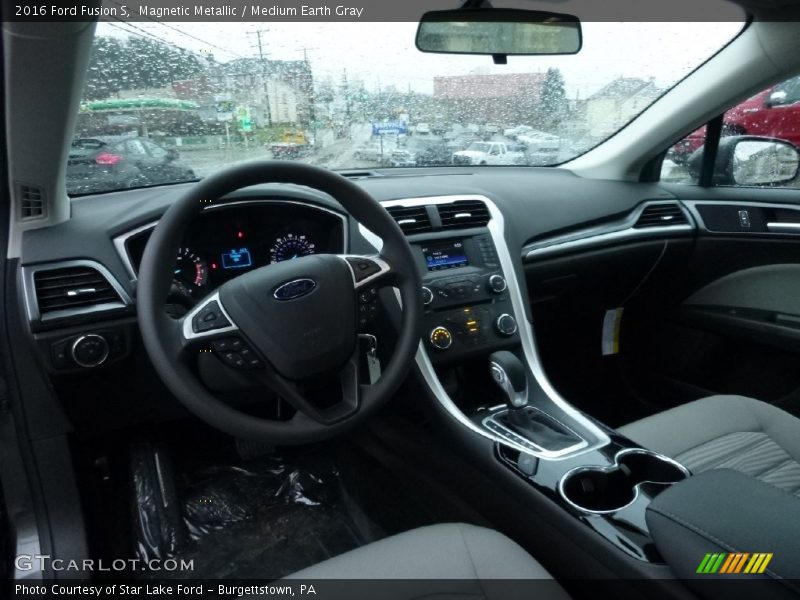 Magnetic Metallic / Medium Earth Gray 2016 Ford Fusion S