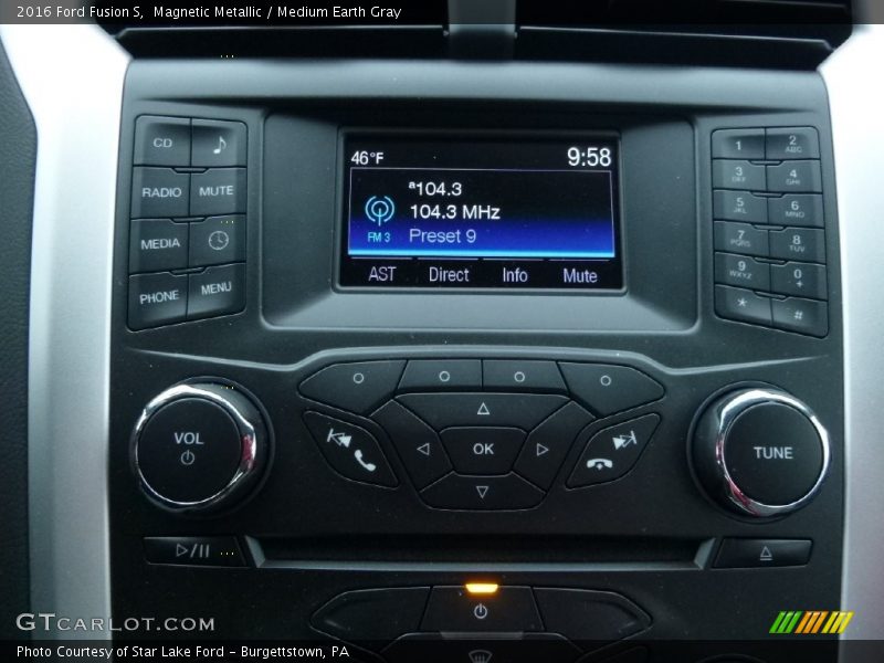 Magnetic Metallic / Medium Earth Gray 2016 Ford Fusion S