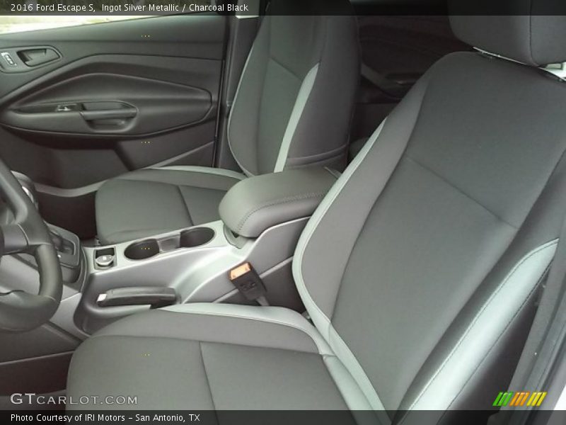 Ingot Silver Metallic / Charcoal Black 2016 Ford Escape S