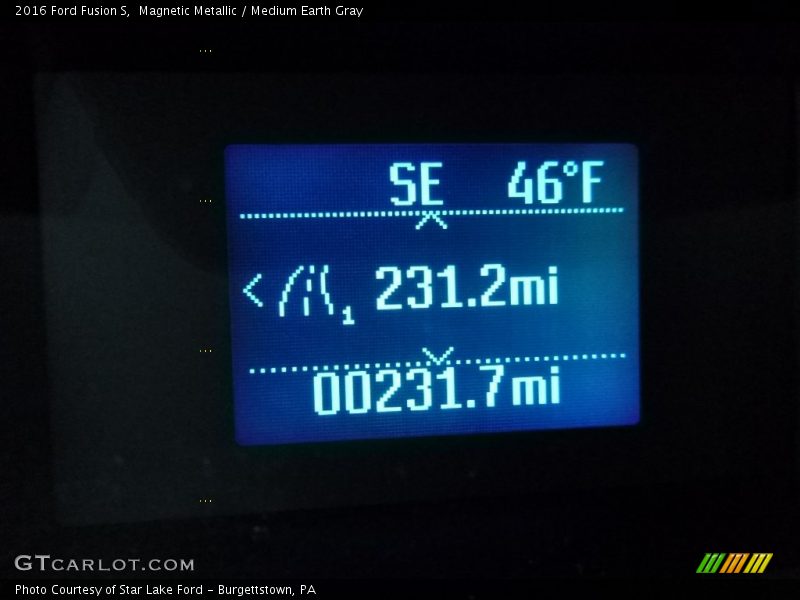 Magnetic Metallic / Medium Earth Gray 2016 Ford Fusion S