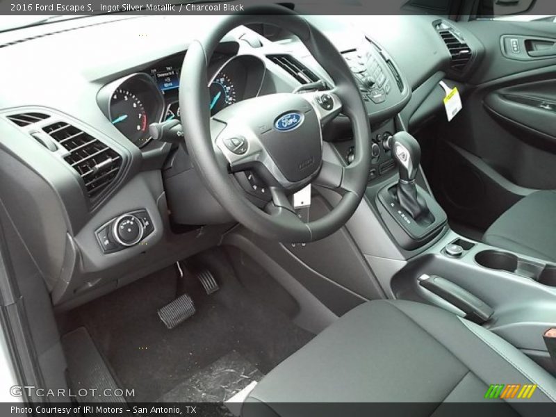 Ingot Silver Metallic / Charcoal Black 2016 Ford Escape S
