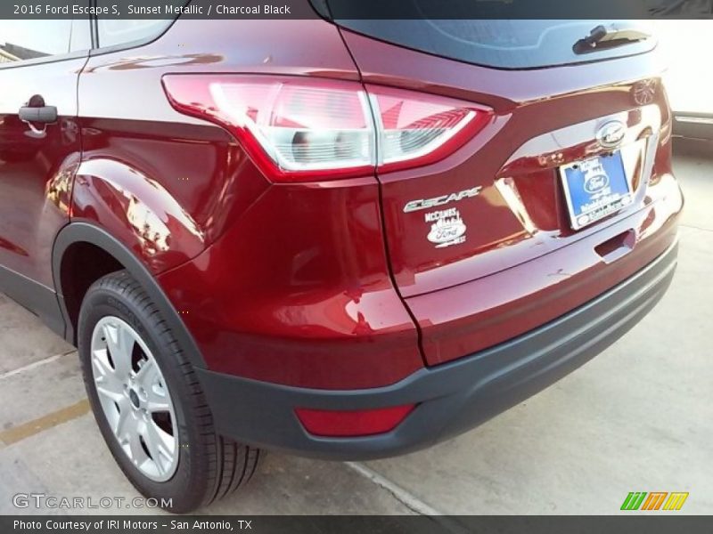Sunset Metallic / Charcoal Black 2016 Ford Escape S