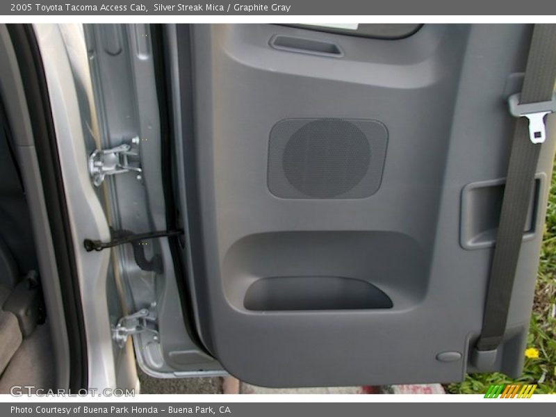 Silver Streak Mica / Graphite Gray 2005 Toyota Tacoma Access Cab