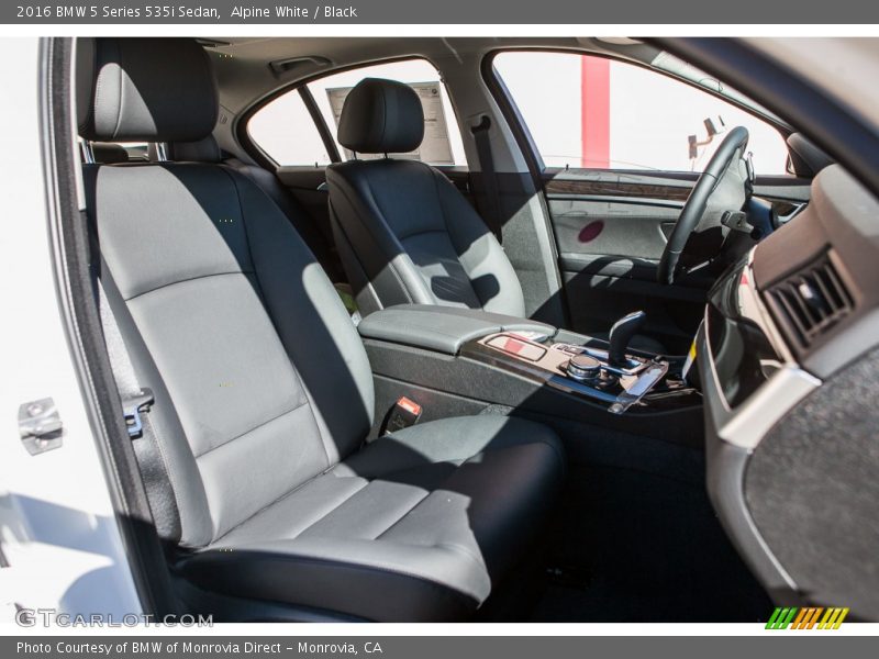 Alpine White / Black 2016 BMW 5 Series 535i Sedan