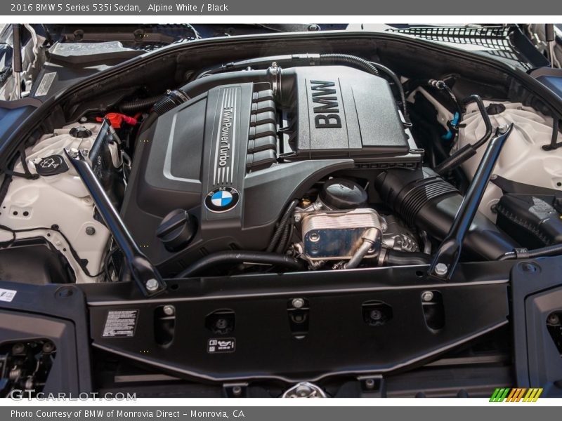 Alpine White / Black 2016 BMW 5 Series 535i Sedan